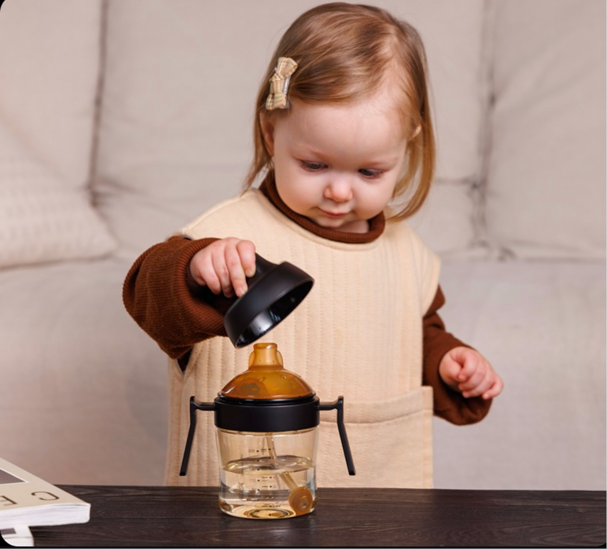 Gobelet à bec pour soins dentaires 210 ml (noir)