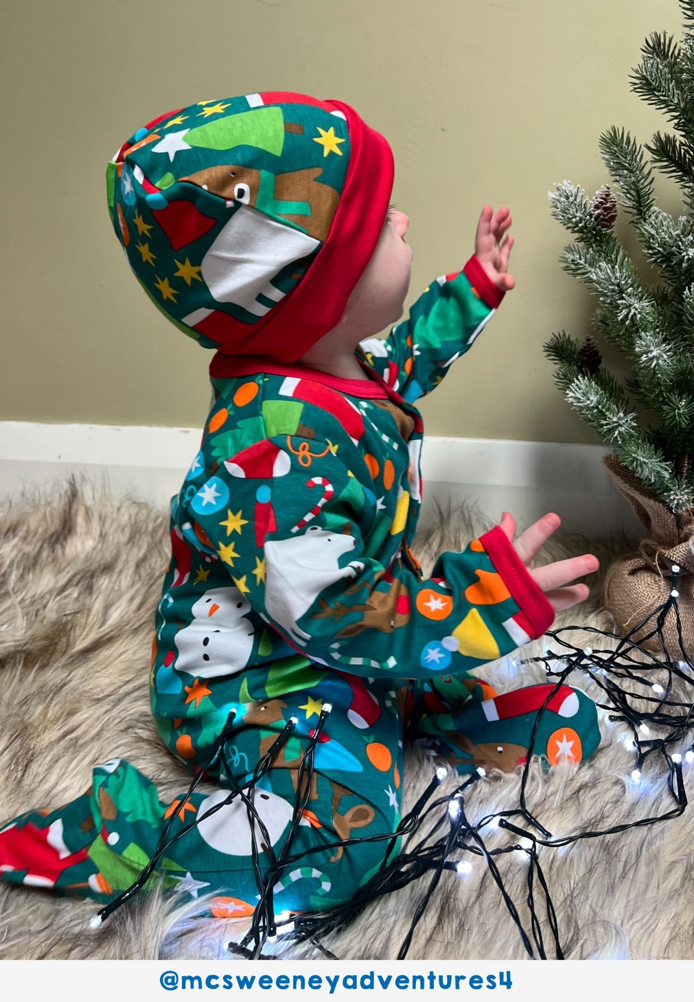 Coffret cadeau bébé en coton bio avec barboteuse, bonnet et body à imprimé ours de Noël